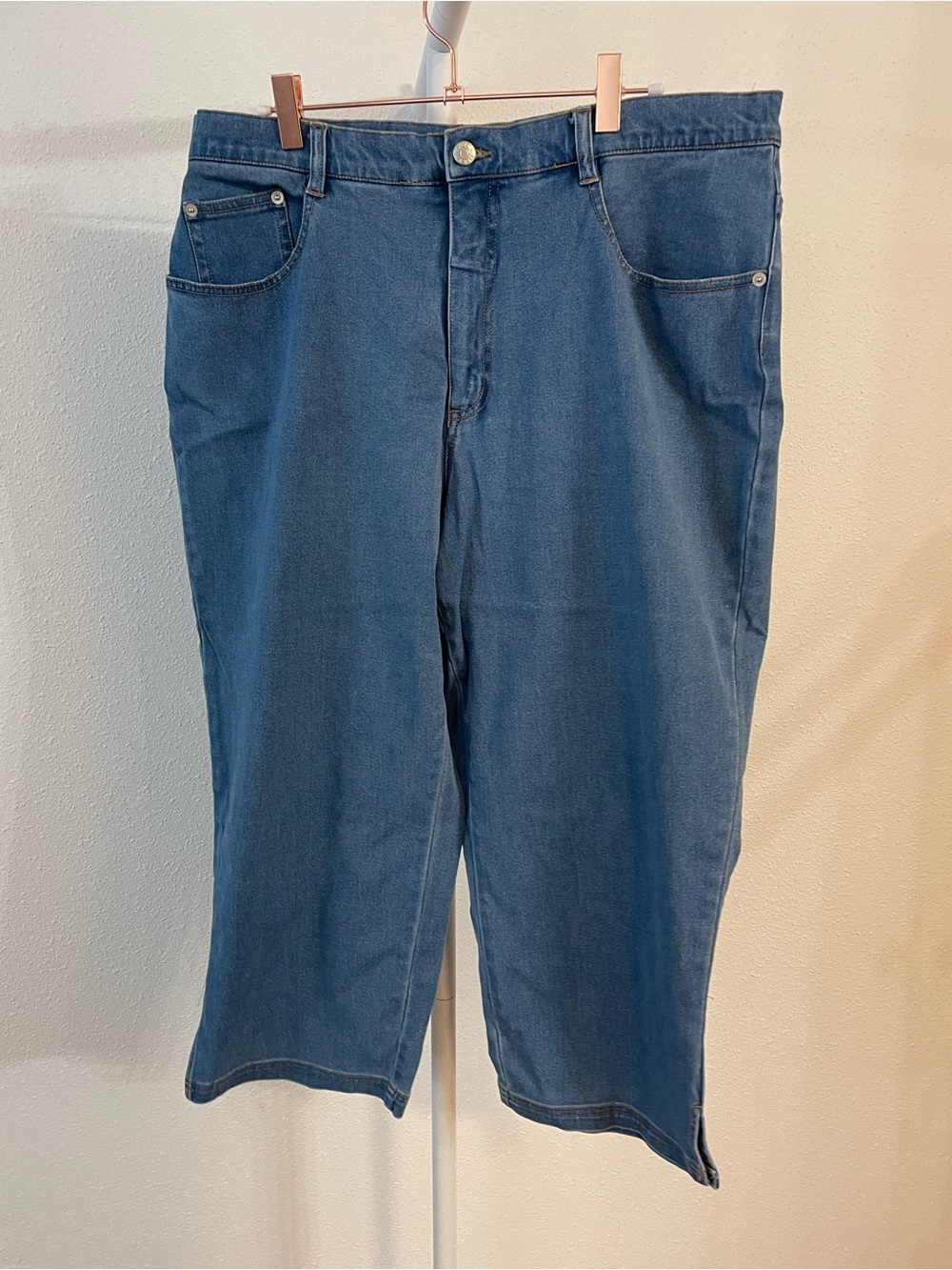 Denim&Co Light Wash Crosstretch Jeans with Contrast Stitching 20w